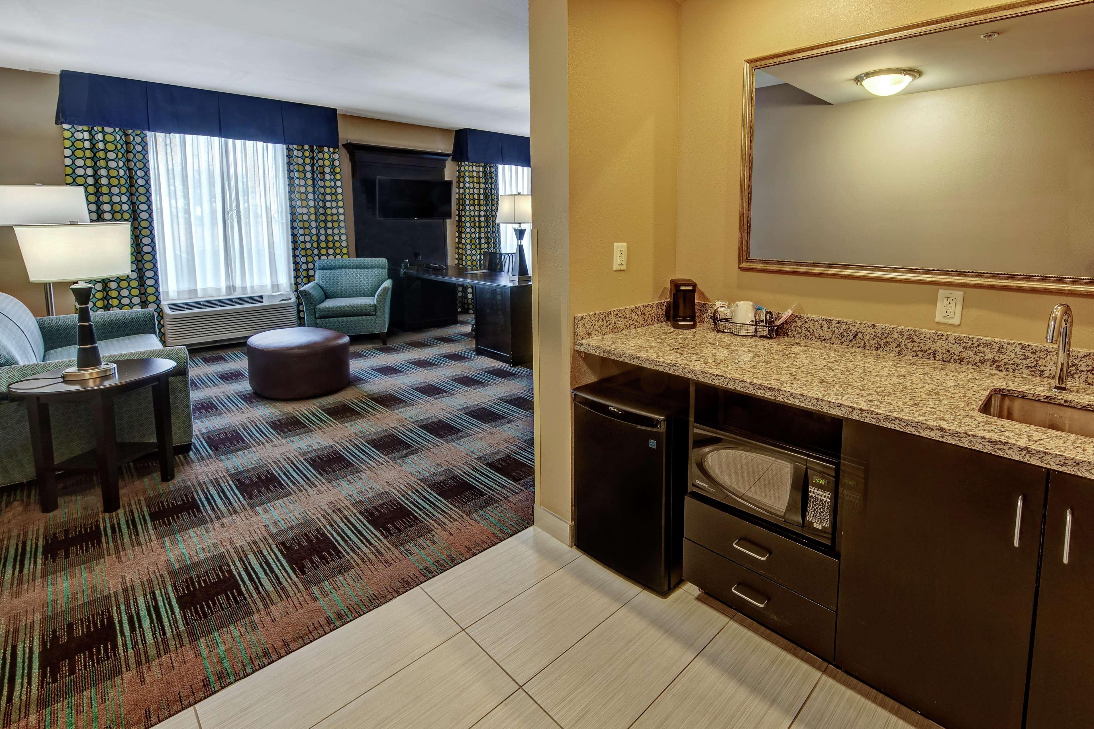 Hampton Inn & Suites Кларксвилл Экстерьер фото