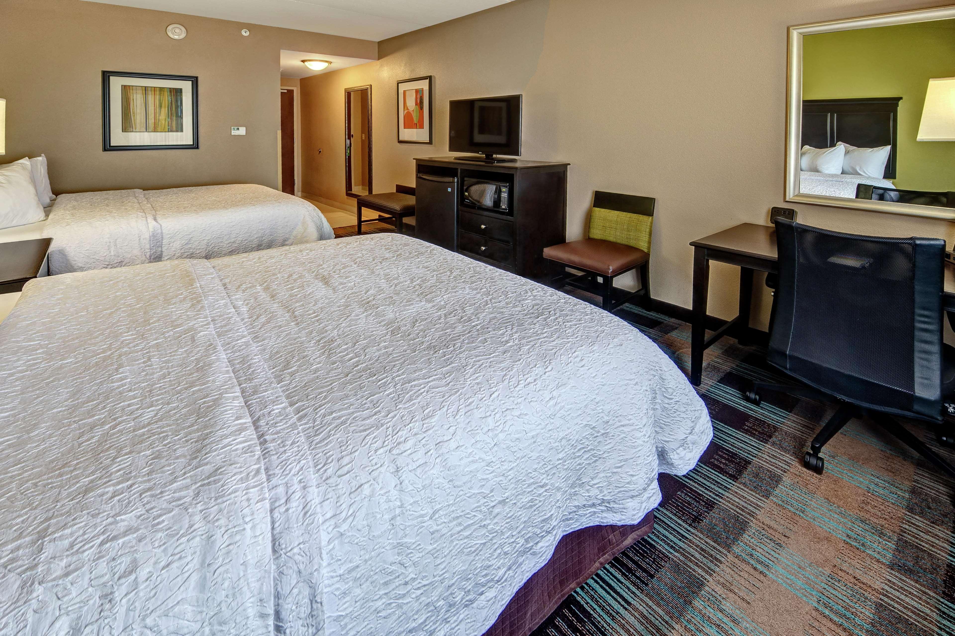 Hampton Inn & Suites Кларксвилл Экстерьер фото