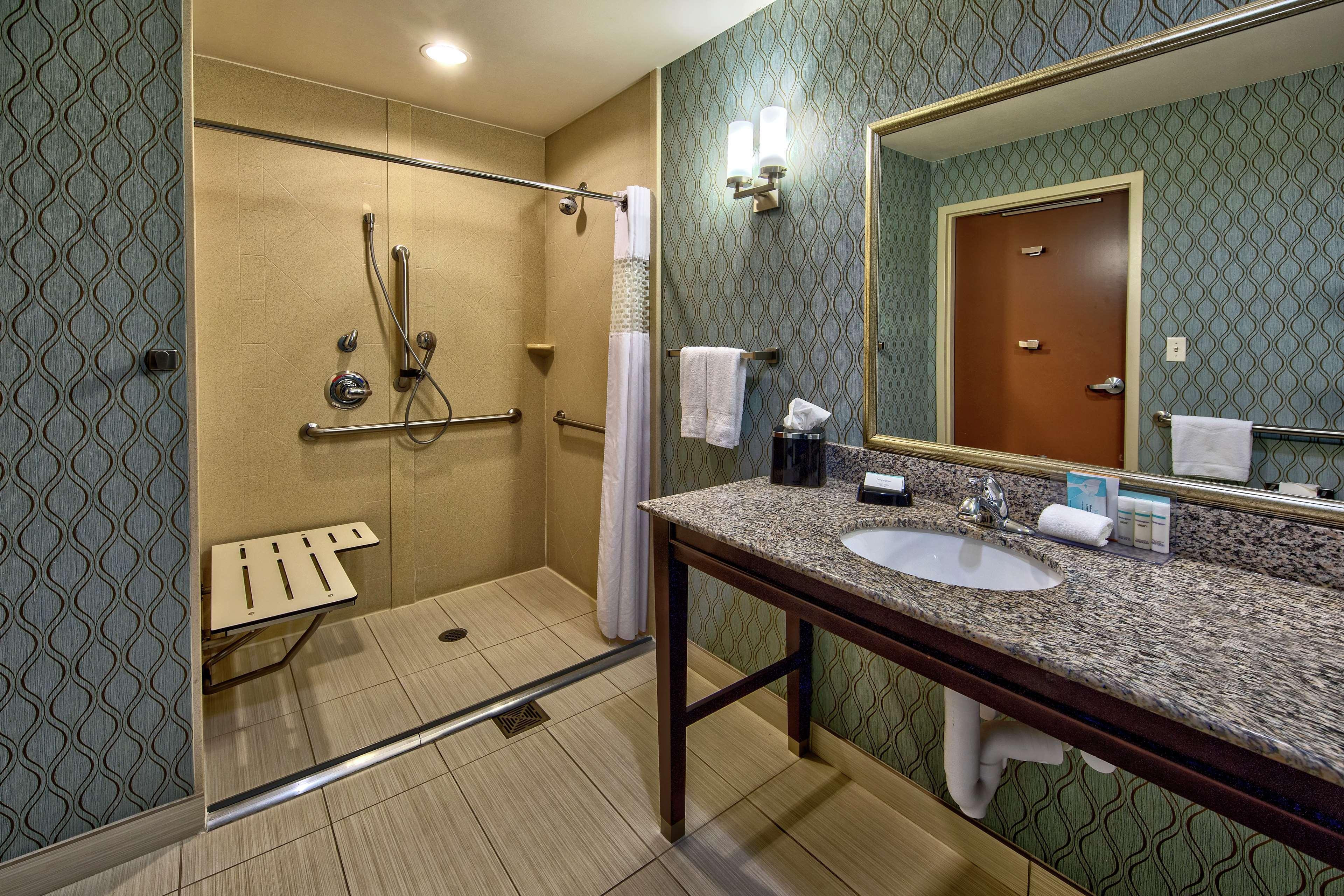 Hampton Inn & Suites Кларксвилл Экстерьер фото