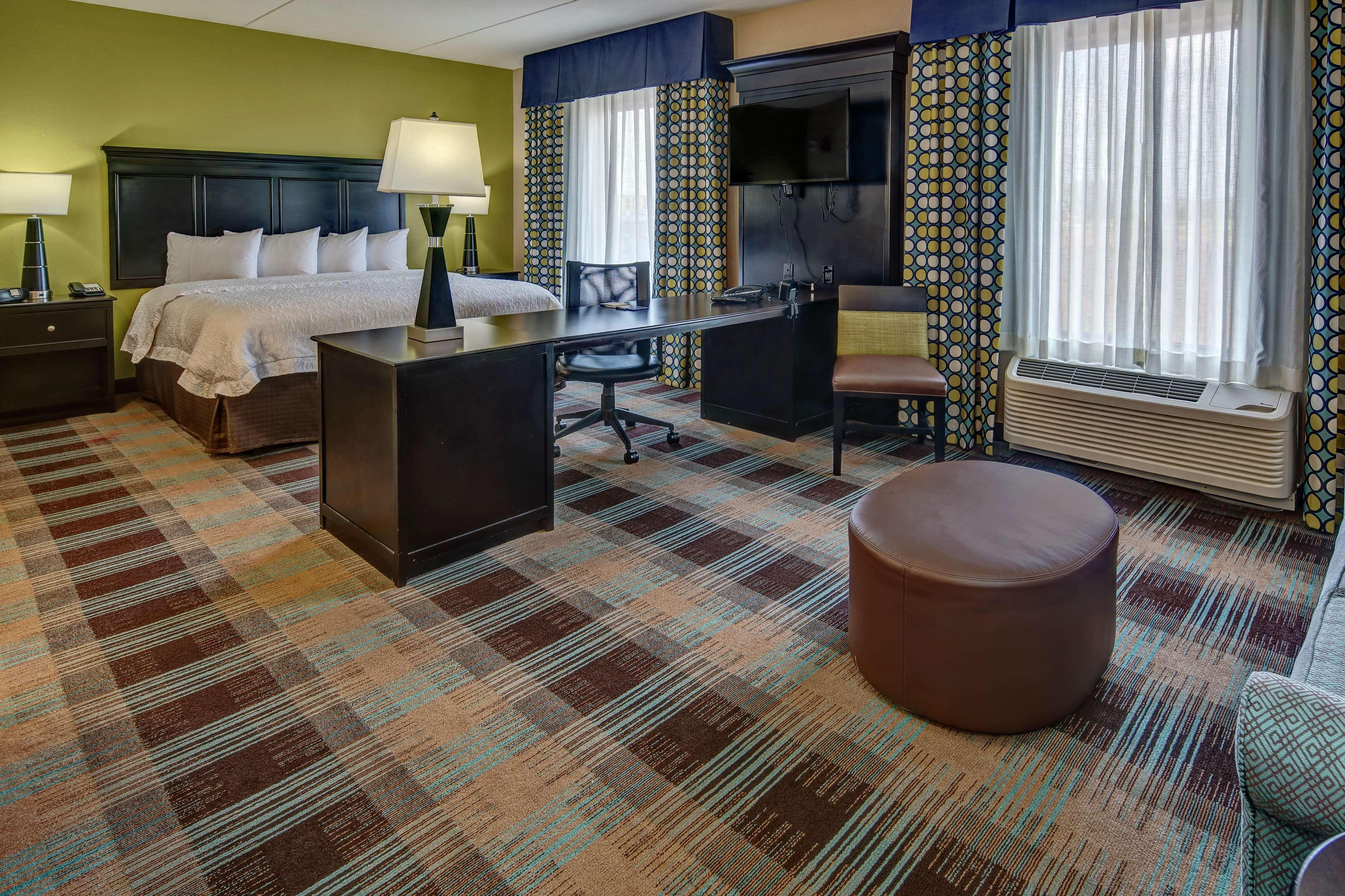 Hampton Inn & Suites Кларксвилл Экстерьер фото