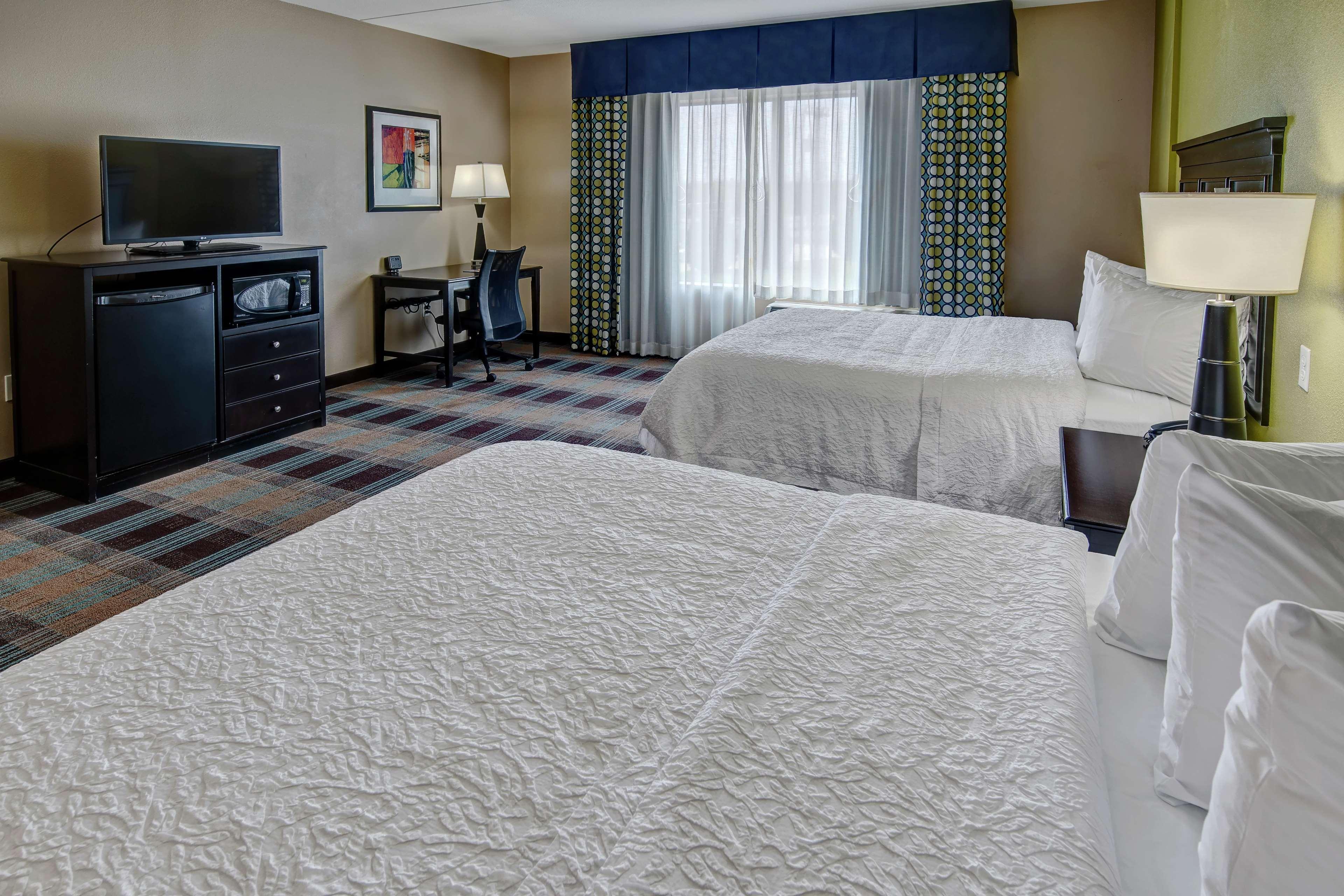 Hampton Inn & Suites Кларксвилл Экстерьер фото
