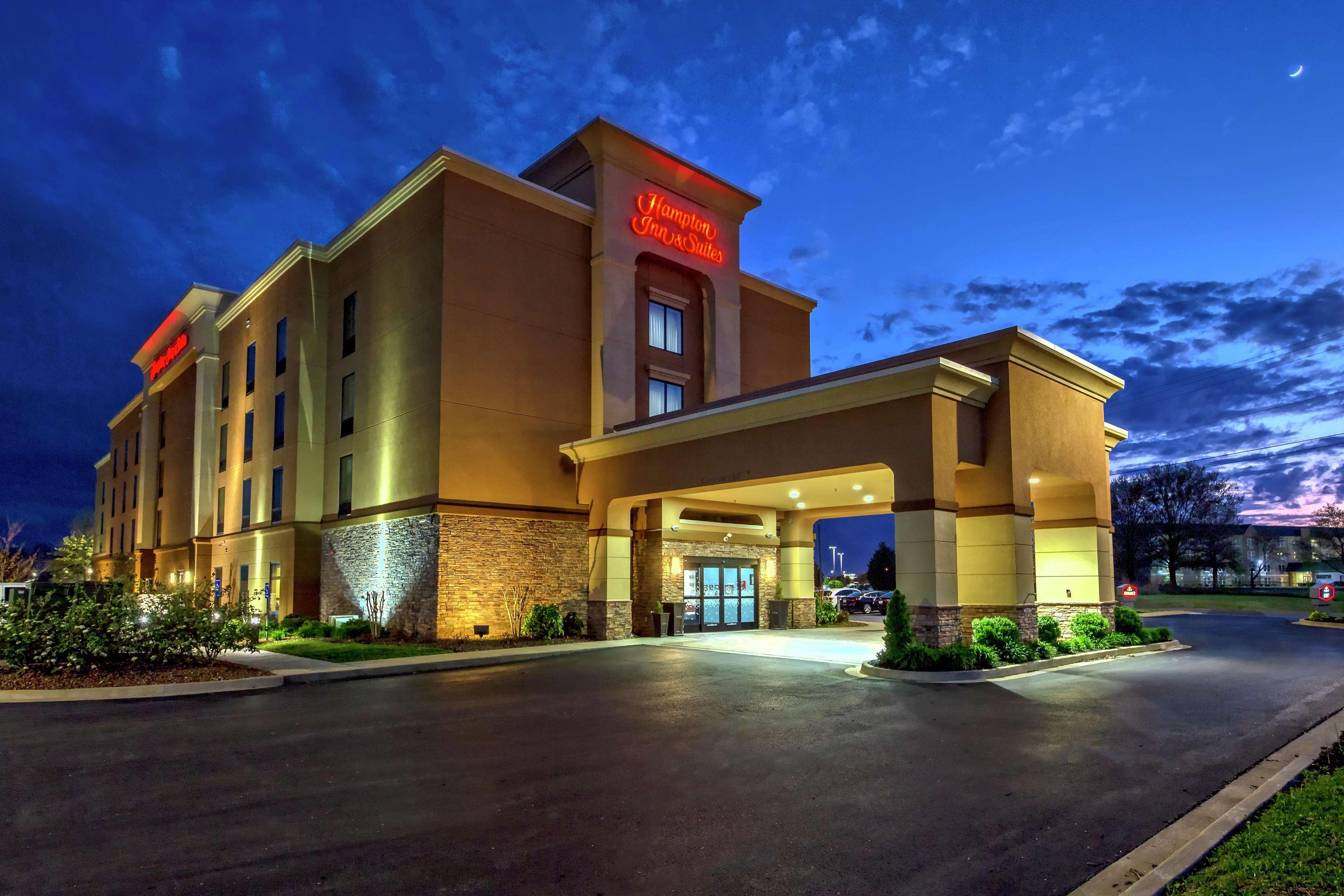 Hampton Inn & Suites Кларксвилл Экстерьер фото