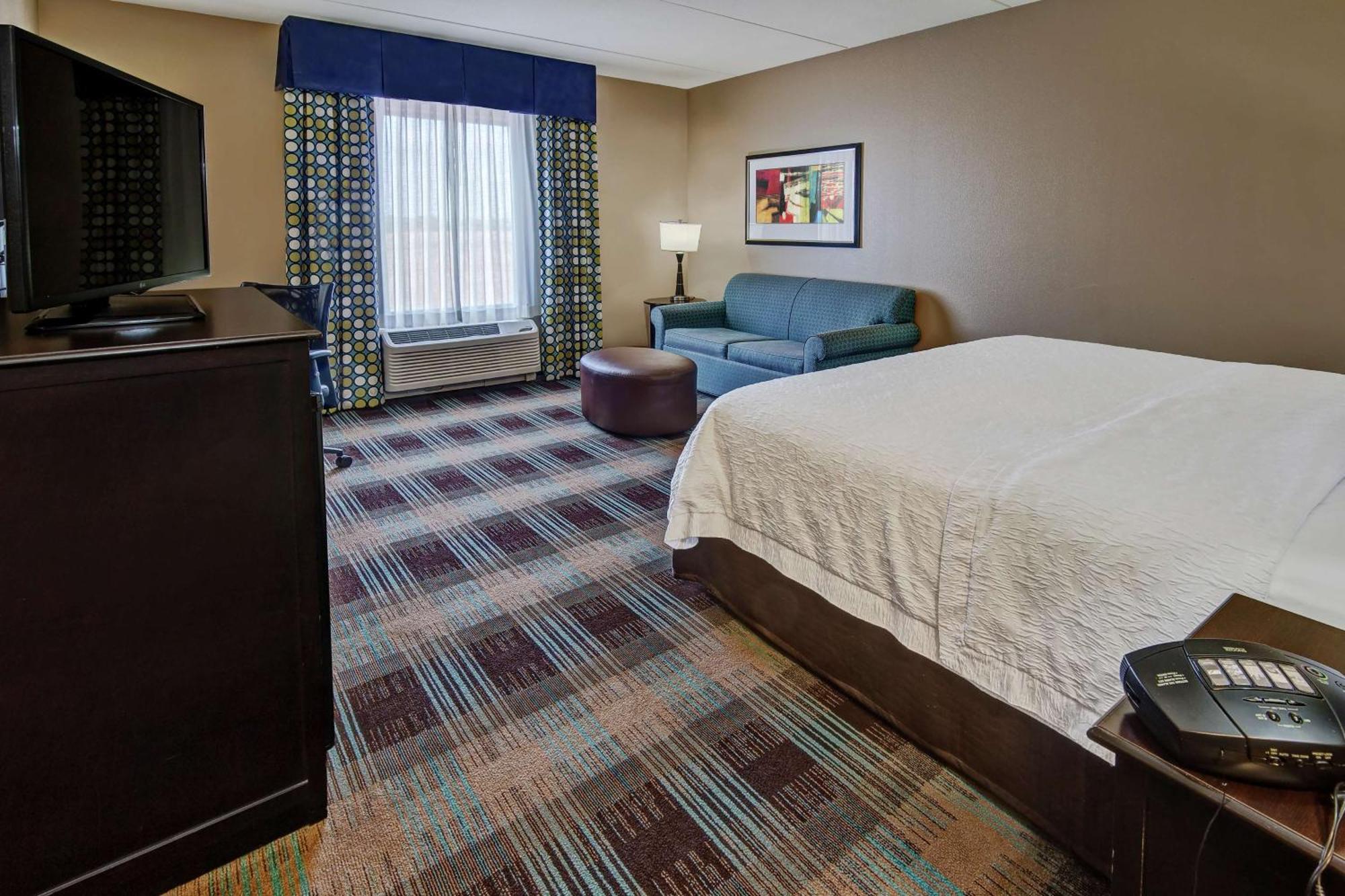 Hampton Inn & Suites Кларксвилл Экстерьер фото